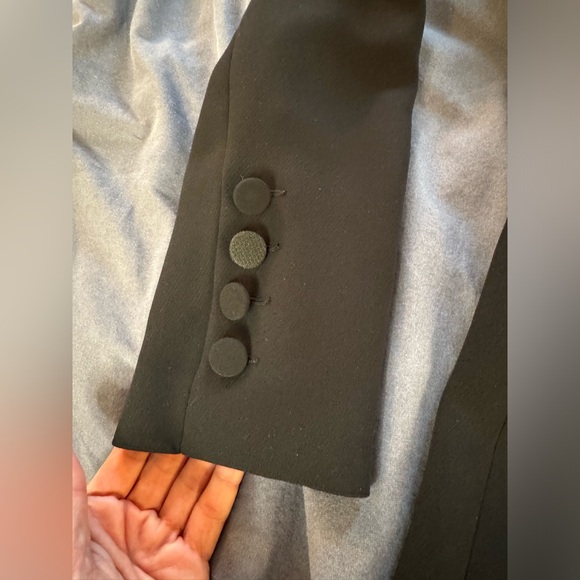 🟢LE CHATEAU sized small peplum black blazer. 🟢 - Picture 8 of 14